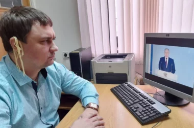 КПРФ изучит фото депутата Абдалкина с лапшой на ушах во время послания Путина