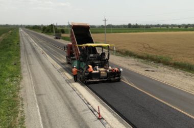В Кабардино-Балкарии дороги ремонтируют с применением новейших технологий